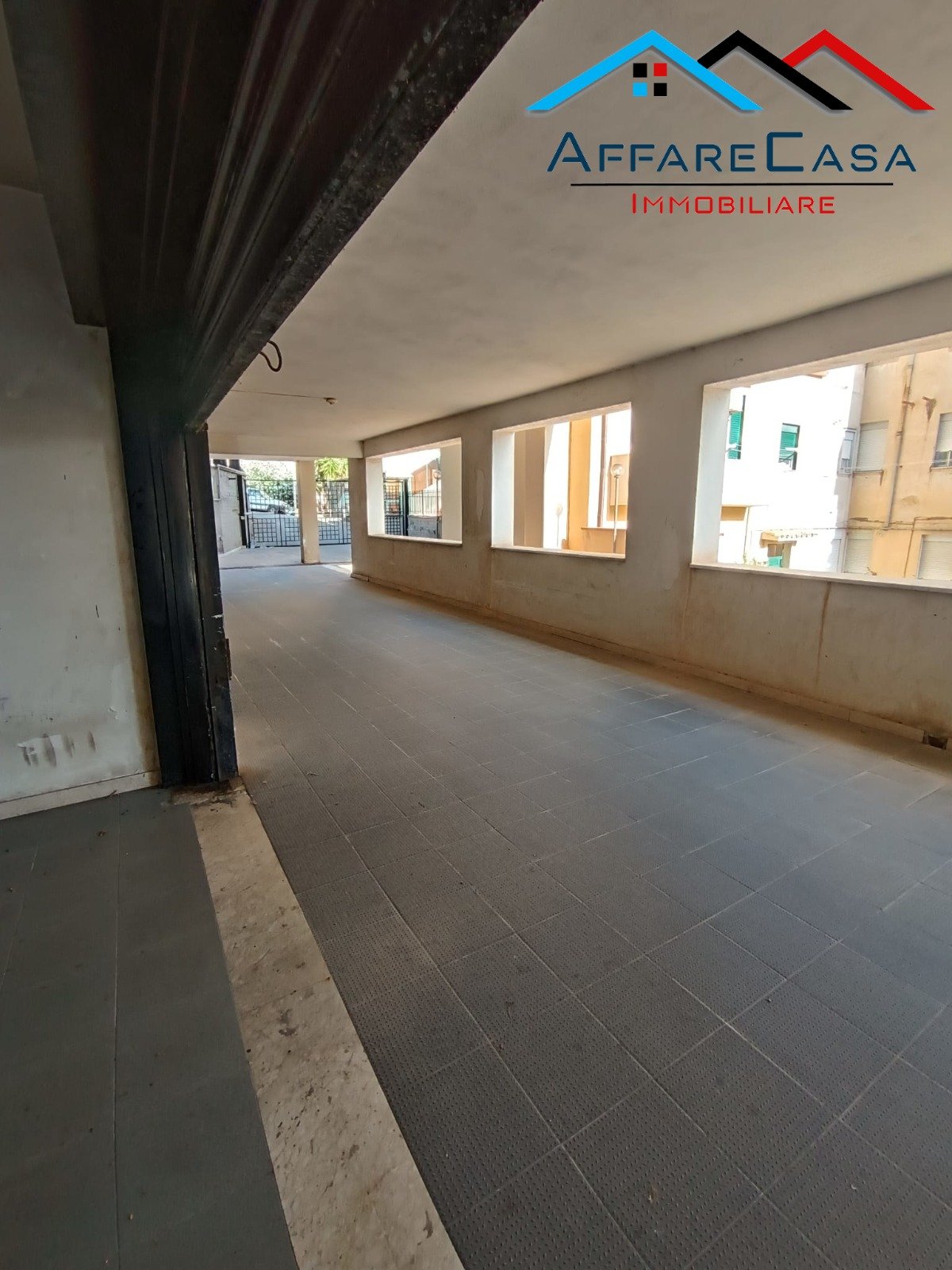 Garage Via Gabriele Amico Valenti, 127 Caltanissetta - Foto 5