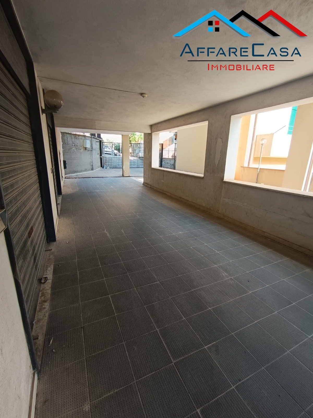 Garage Via Gabriele Amico Valenti, 127 Caltanissetta - Foto 7