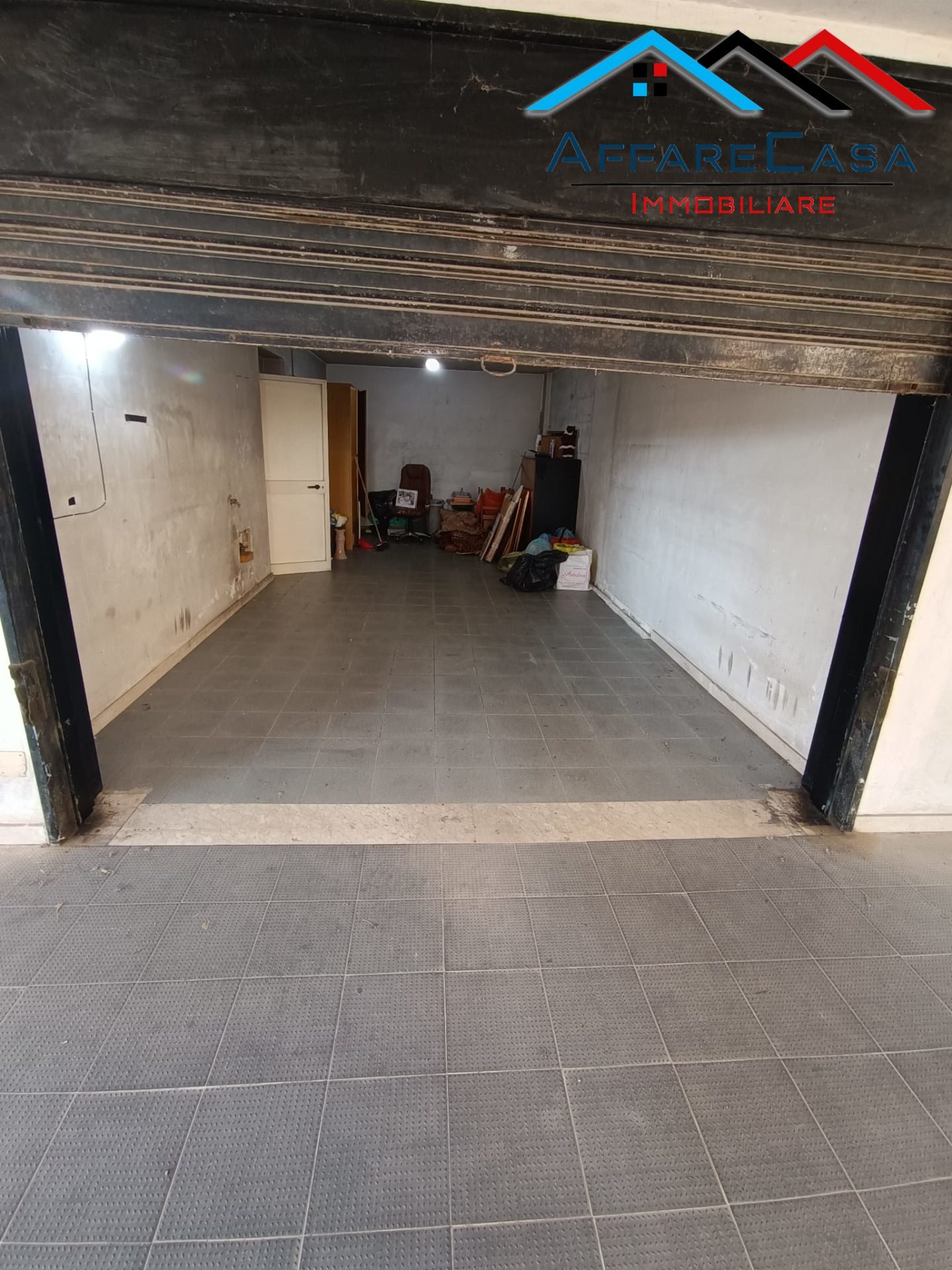 Garage Via Gabriele Amico Valenti, 127 Caltanissetta